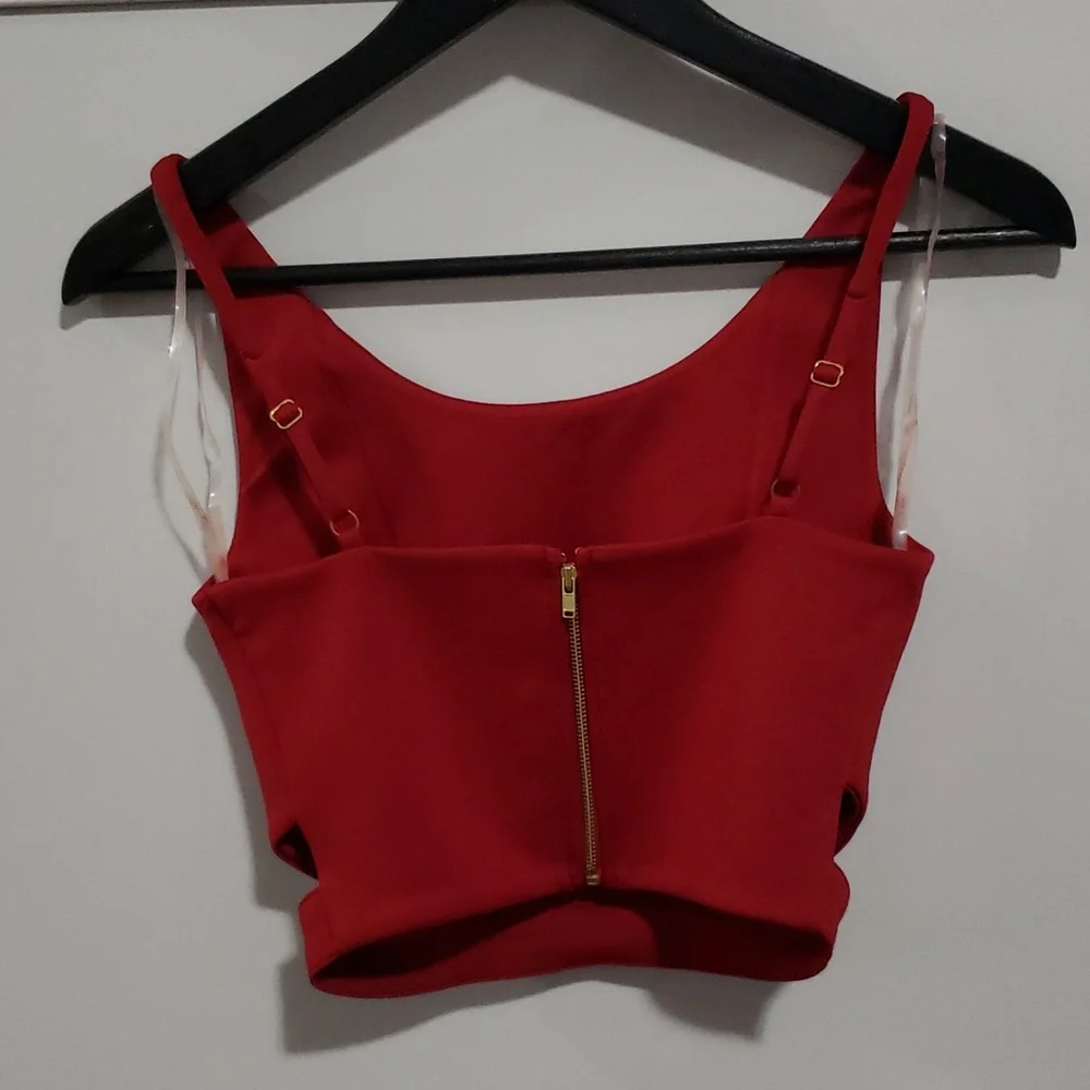 Deep red cut out crop top - Picture 2 of 4